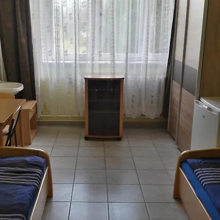 Hostel Zimmervermietung Minimum 7tage Langzeitmiete Monat 590e *