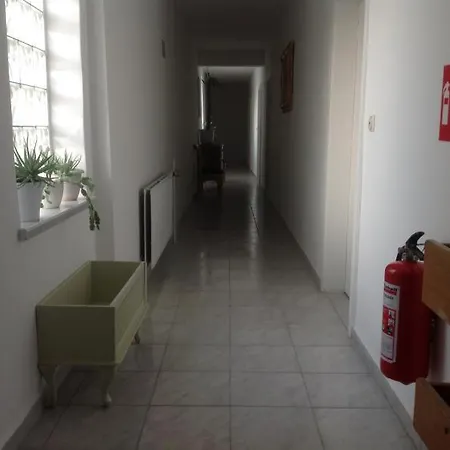 Zimmervermietung Minimum 7tage Langzeitmiete Monat 590e Hostel *